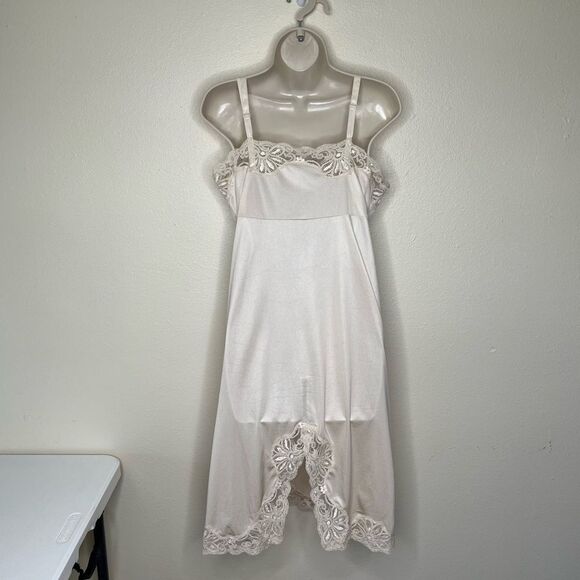 Vintage Shadowline 70s Lace Full Slip Beige Cream Back Slit Adj Strap Women 36 T - Picture 6 of 13